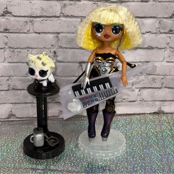 L.O.L. Surprise! LOL Surprise OMG ROCK FAME QUEEN Doll GOO GOO MEW MEW MEOW Pet - Picture 1 of 9